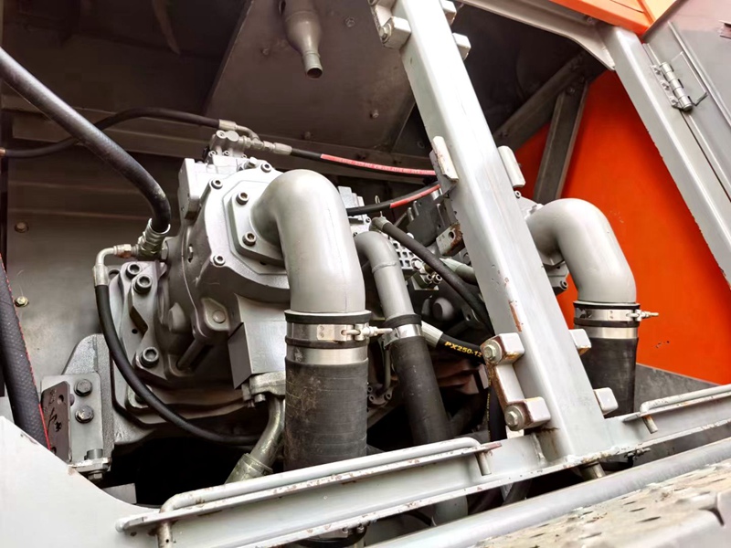 Used Hitachi ZX670