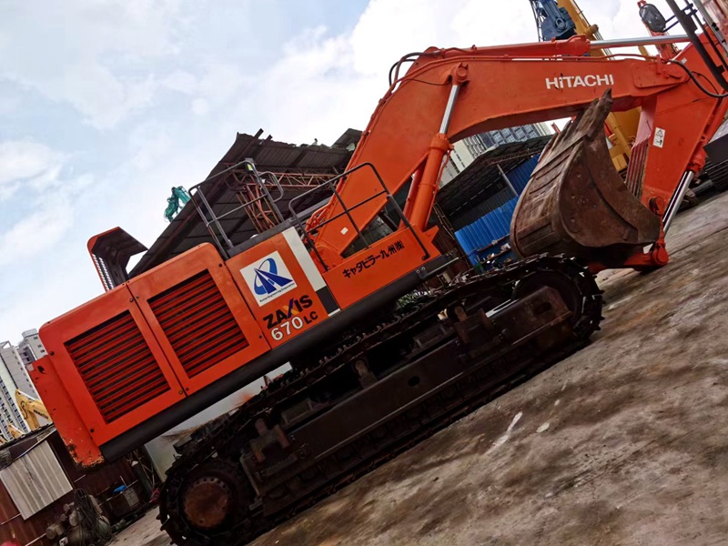 Used Hitachi ZX670