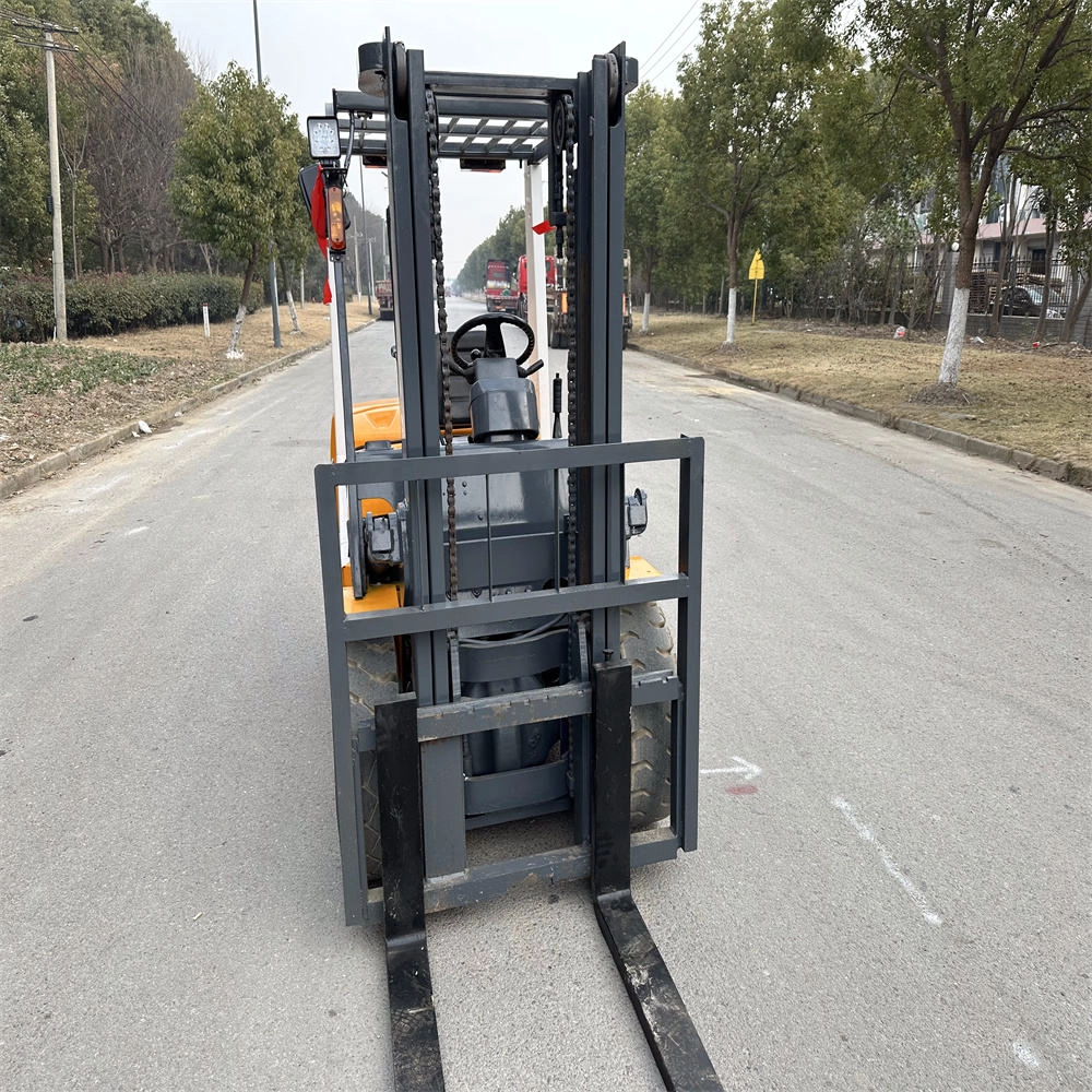 Best Selling 3 Ton Year 2021 Perfect Working Condition Second-hand Japan Original TCM FD30ZT Diesel Forklift