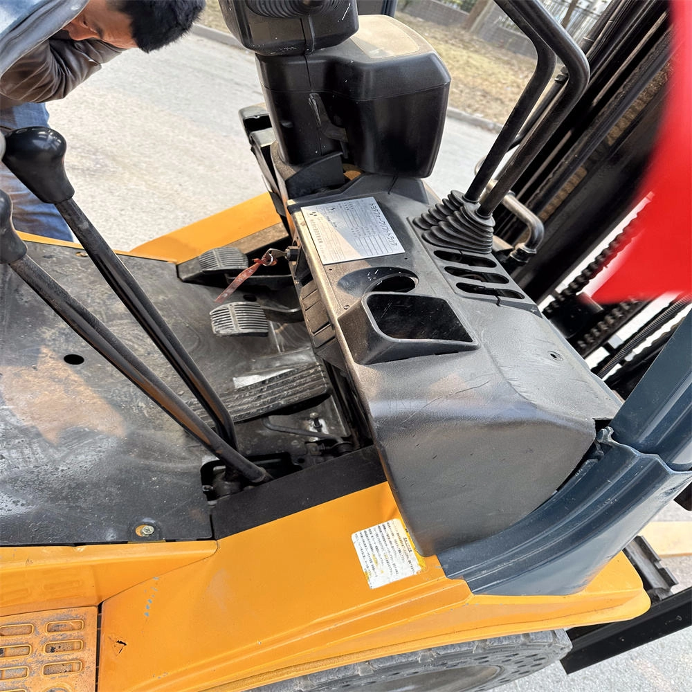 3 Ton Perfect Working Condition Second-hand Japan Original TOYOTA 62-7FDN30 Diesel Forklift