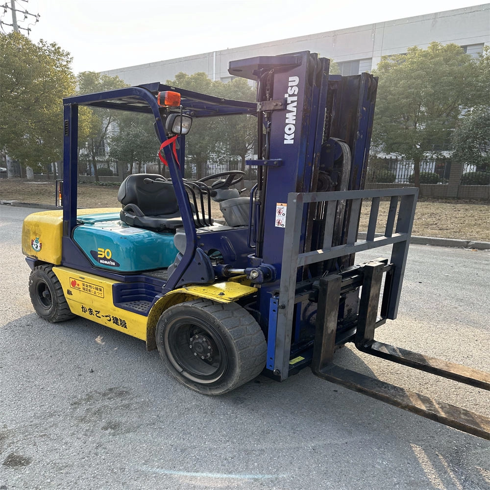 Low Price 3 Ton Perfect Working Condition Second-hand Japan Original Used Komatsu FD30T-14 Diesel Forklift