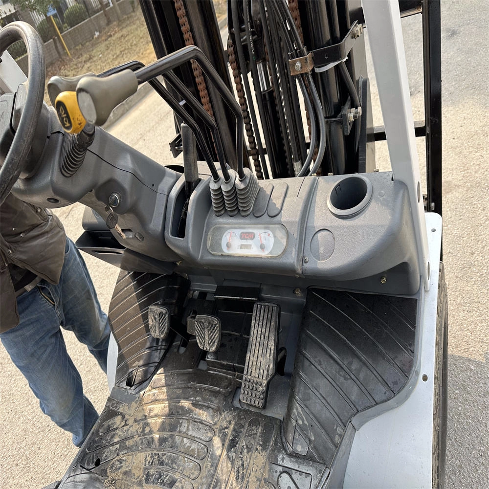 3 Ton Year 2022 Perfect Working Condition Second-hand Japan Original TCM FD30 Diesel Forklift