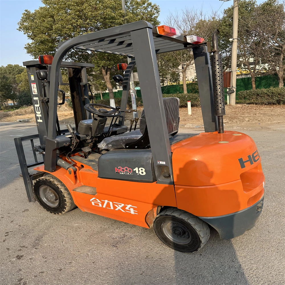 Cheap price HELI 1.8 Ton Diesel Forklift Truck CPC18 with Carpet boom-