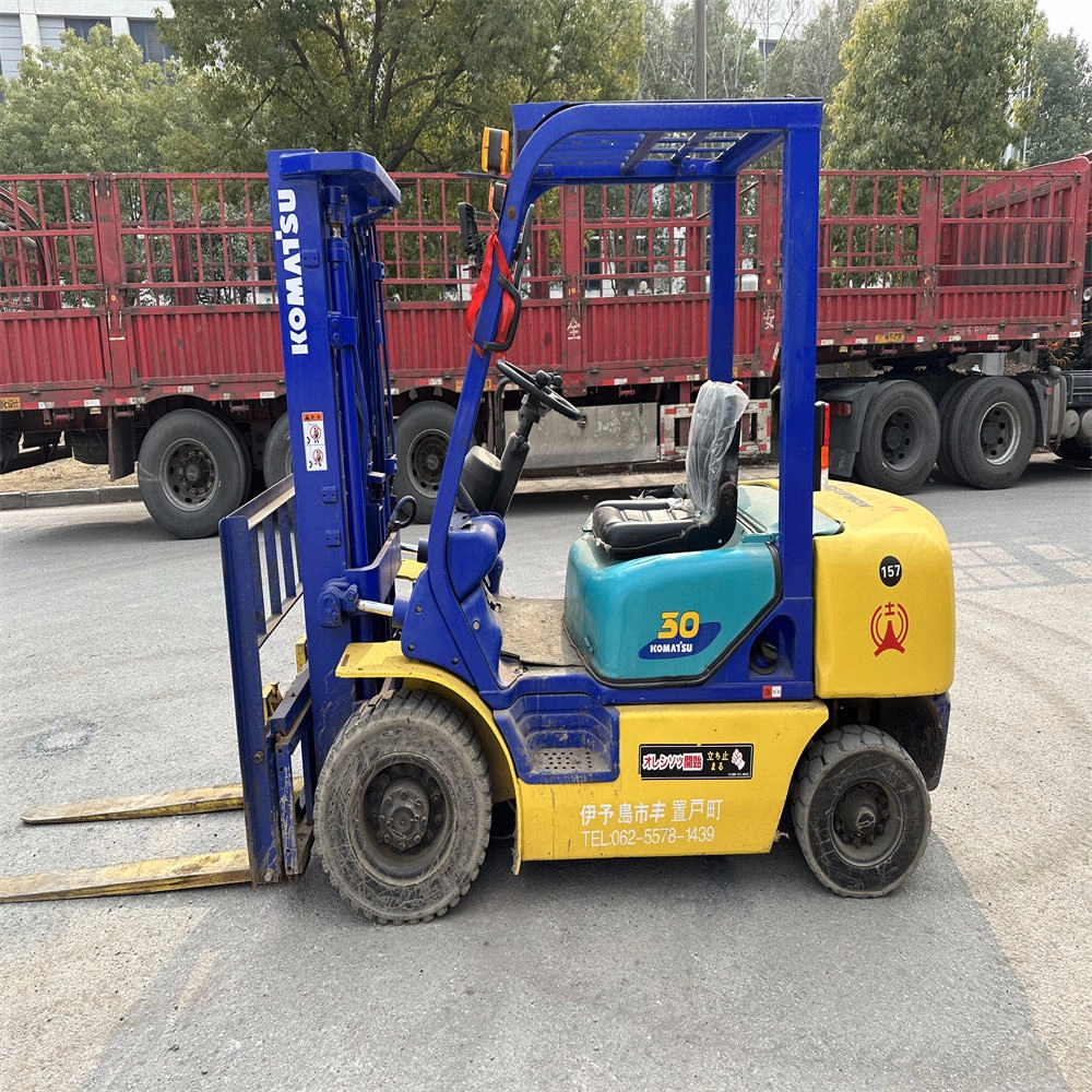 3 Ton 3000mm Mast Height Perfect Working Condition Second-hand Japan Original Used Komatsu FD30T-14 Diesel Forklift