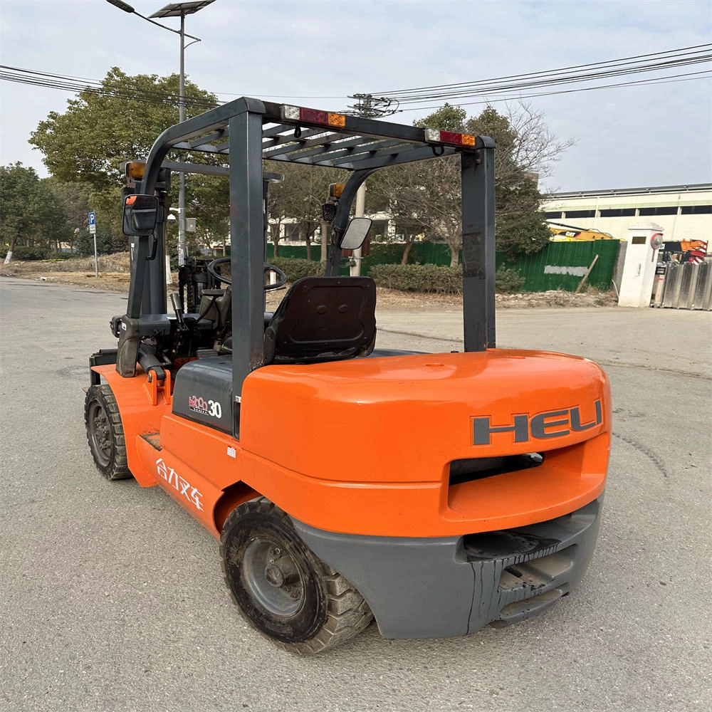 Small Design 3 Ton Perfect Working Condition Second-hand China Original HELI CPCD30 Diesel Forklift