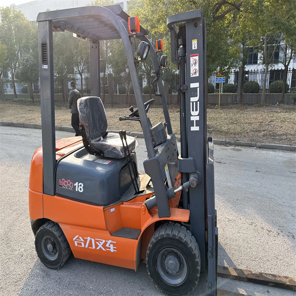 Cheap price HELI 1.8 Ton Diesel Forklift Truck CPC18 with Carpet boom-
