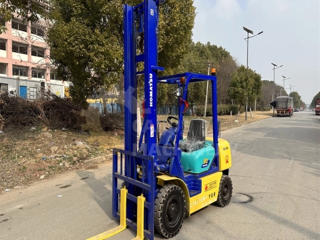 Mini 3 Ton 4700mm Mast Height Perfect Working Condition Second-hand Japan Original Used Komatsu FD30T-14 Diesel Forklift