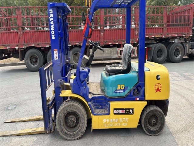 3 Ton 3000mm Mast Height Perfect Working Condition Second-hand Japan Original Used Komatsu FD30T-14 Diesel Forklift