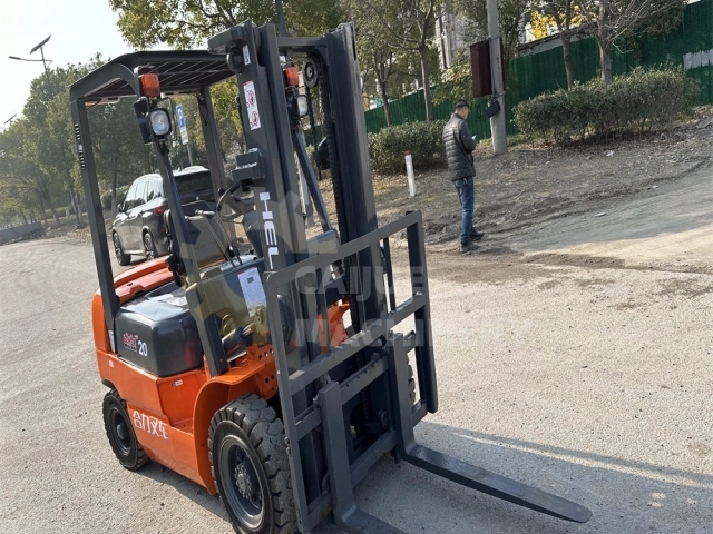 high quality HELI 2.0 Ton Diesel Forklift Truck CPC18 with Carpet boom