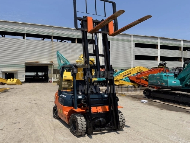 Toyota3 ton forklift used toyota forklift fd30 used japanese forklifts 10 ton 15 ton for sale