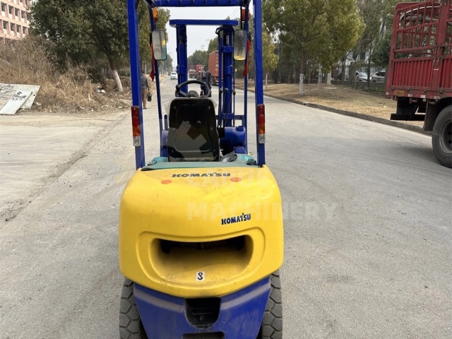 Hight Quality 3 Ton 3000mm Mast Height Perfect Working Condition Second-hand Japan Original Used Komatsu FD30T-14 Diesel Forklift