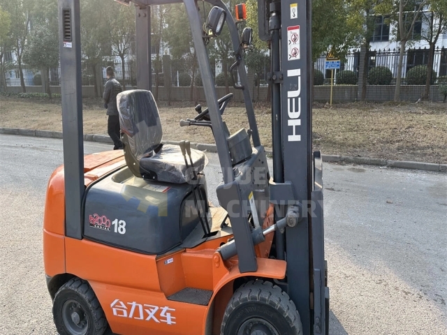 Cheap price HELI 1.8 Ton Diesel Forklift Truck CPC18 with Carpet boom-