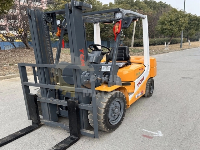 Best Selling 3 Ton Year 2021 Perfect Working Condition Second-hand Japan Original TCM FD30ZT Diesel Forklift