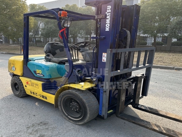 Low Price 3 Ton Perfect Working Condition Second-hand Japan Original Used Komatsu FD30T-14 Diesel Forklift