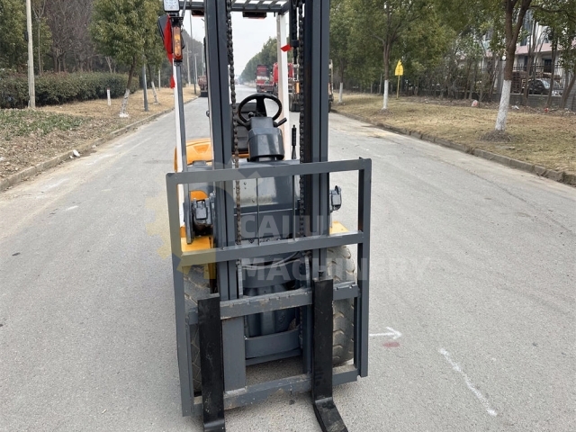 Best Selling 3 Ton Year 2021 Perfect Working Condition Second-hand Japan Original TCM FD30ZT Diesel Forklift
