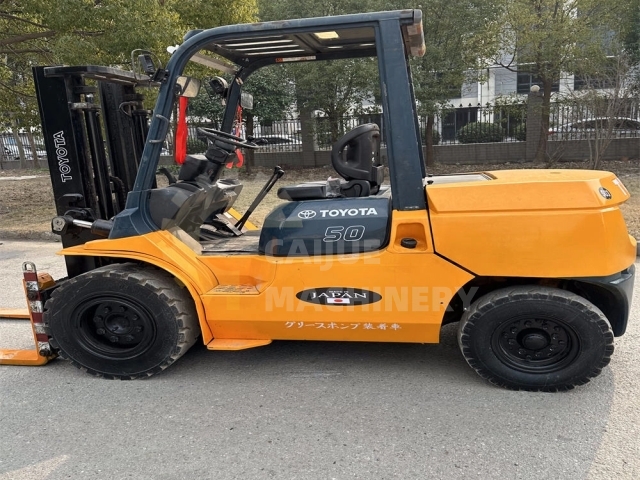Best price 5ton diesel toyota forklift 7FDA50 7FD50 8FD50 forklift with 3 stages in good condition