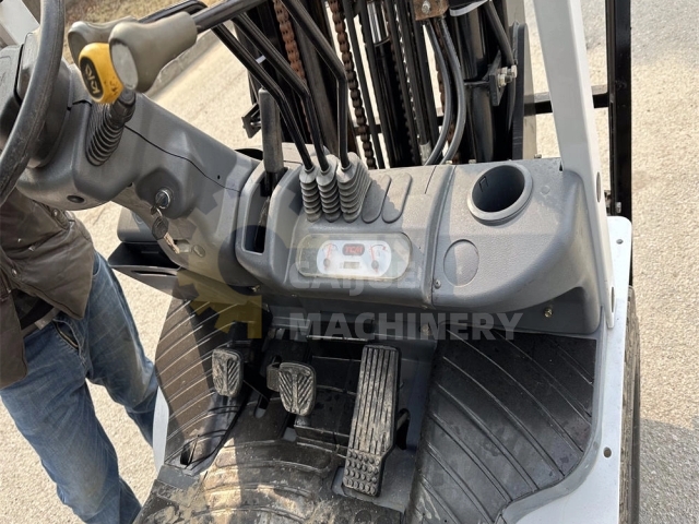 3 Ton Year 2022 Perfect Working Condition Second-hand Japan Original TCM FD30 Diesel Forklift