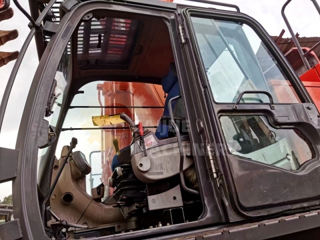 Used Hitachi ZX670