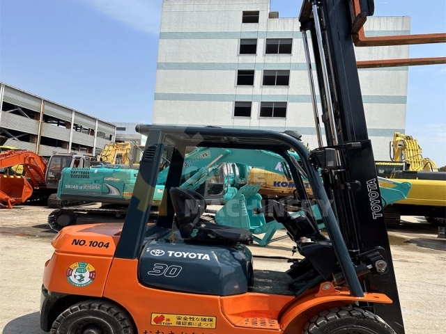 Toyota3 ton forklift used toyota forklift fd30 used japanese forklifts 10 ton 15 ton for sale