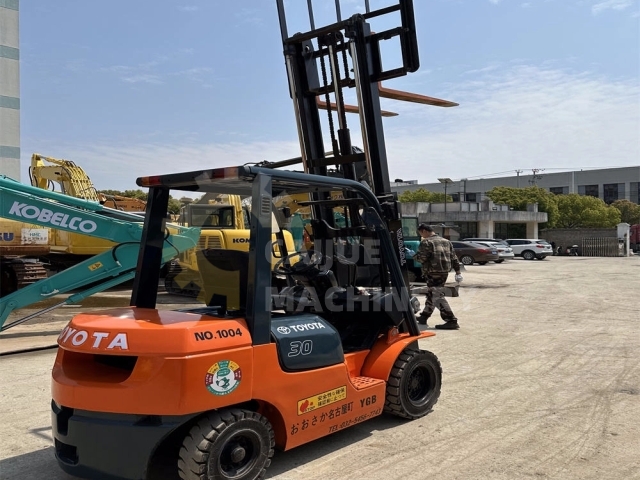 Toyota3 ton forklift used toyota forklift fd30 used japanese forklifts 10 ton 15 ton for sale