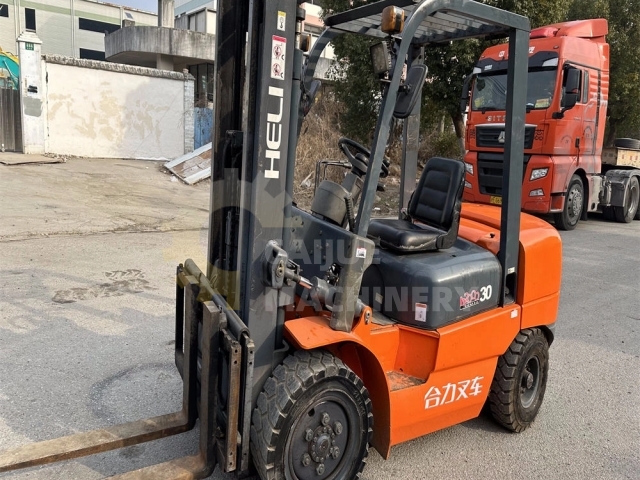 Small Design 3 Ton Perfect Working Condition Second-hand China Original HELI CPCD30 Diesel Forklift