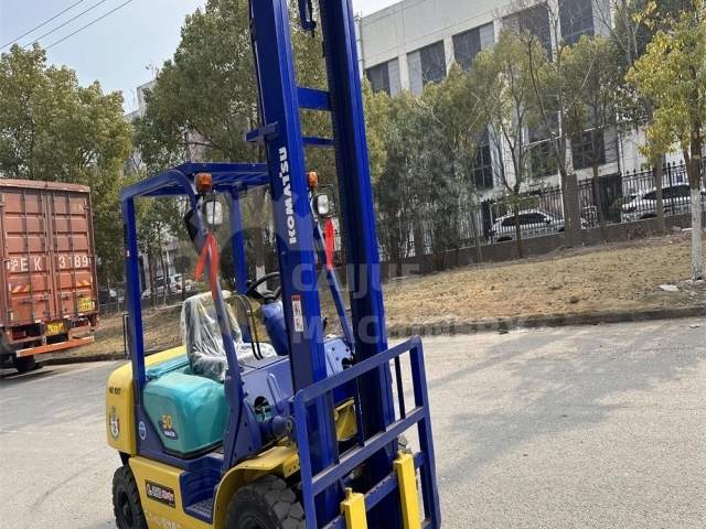 Mini 3 Ton 4700mm Mast Height Perfect Working Condition Second-hand Japan Original Used Komatsu FD30T-14 Diesel Forklift
