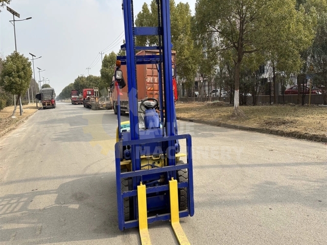 Mini 3 Ton 4700mm Mast Height Perfect Working Condition Second-hand Japan Original Used Komatsu FD30T-14 Diesel Forklift