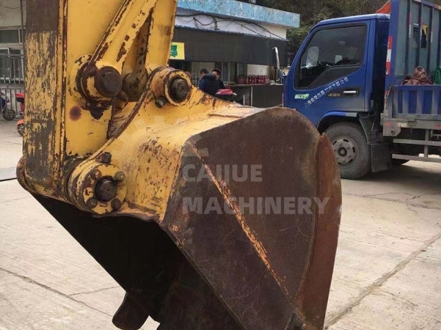 Used Komatsu PC128