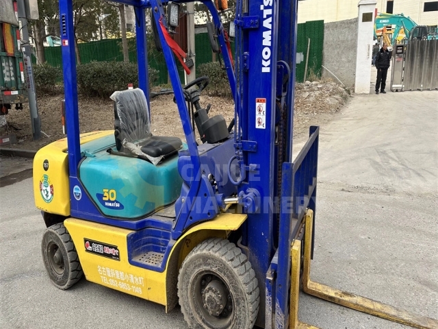 Hight Quality 3 Ton 3000mm Mast Height Perfect Working Condition Second-hand Japan Original Used Komatsu FD30T-14 Diesel Forklift