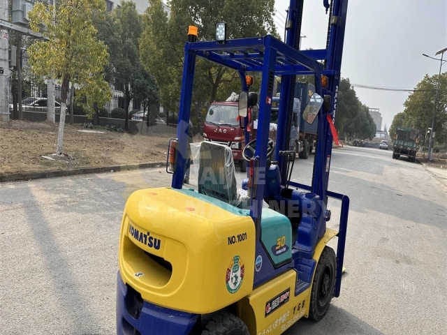Mini 3 Ton 4700mm Mast Height Perfect Working Condition Second-hand Japan Original Used Komatsu FD30T-14 Diesel Forklift