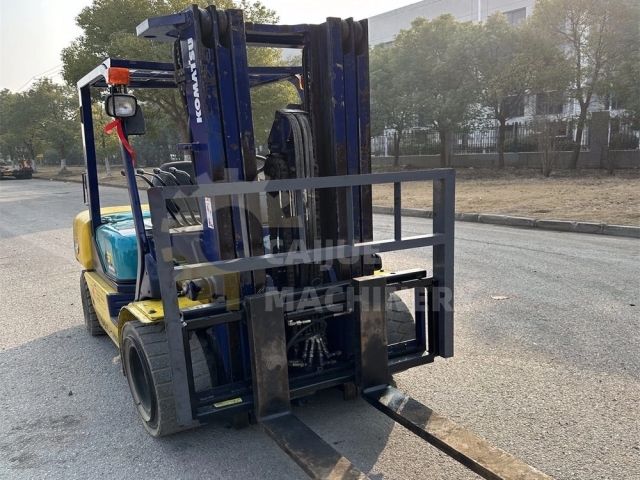 Best Price 3 Ton Perfect Working Condition Second-hand Japan Original Used Komatsu FD30T-14 Diesel Forklift
